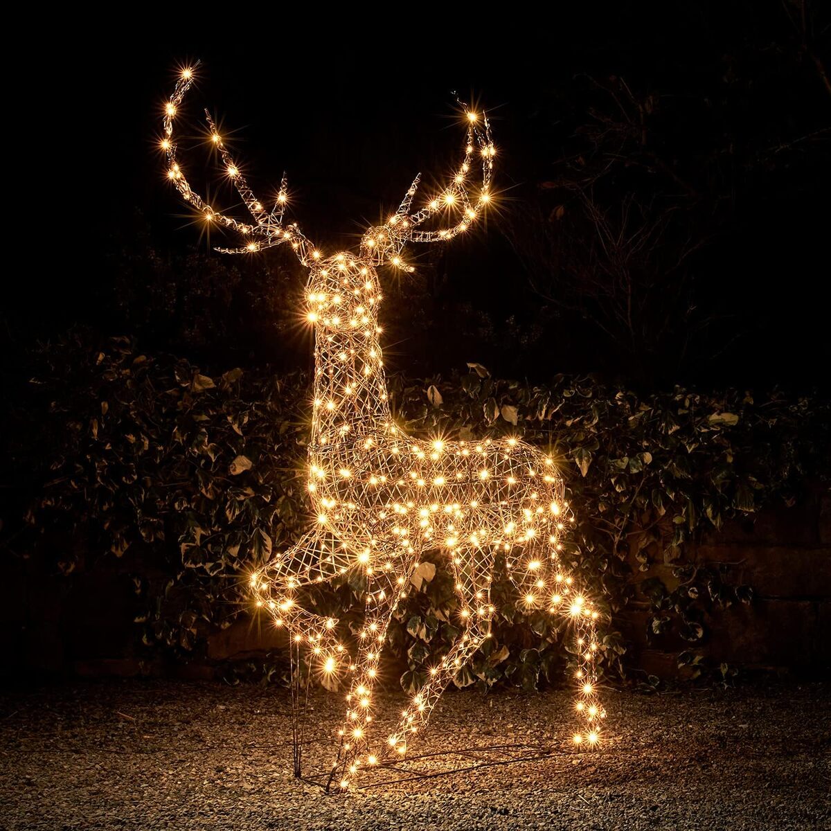 Avis sur le grand renne de Noël en rotin avec LED de Lights4fun