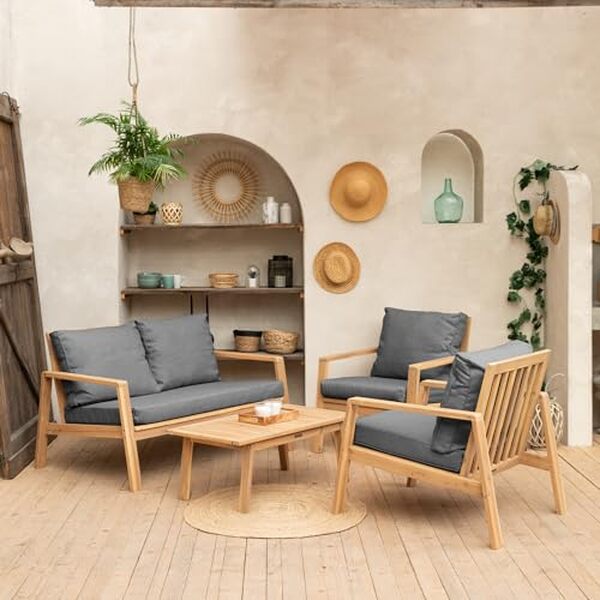 Découvrez notre test du salon de jardin Gili en acacia de Happy Garden pour 4 personnes : confort, design et durabilité au rendez-vous pour vos moments de détente en extérieur