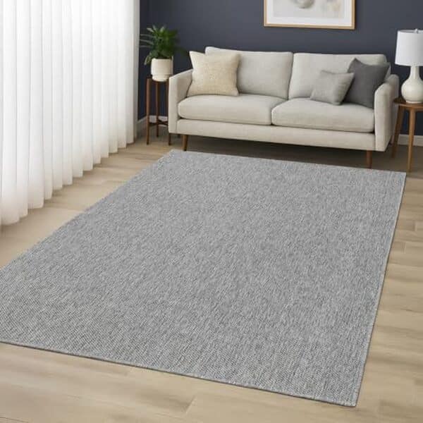 Découvrez le tapis en jute lavable Daphne Home Decor : confortable, écologique et parfait pour décorer votre salon, chambre ou cuisine avec style naturel. 
