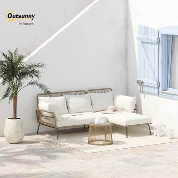 Découvrez notre test complet du canapé d'angle modulable Outsunny en résine tressée : design, confort et durabilité pour votre salon de jardin.