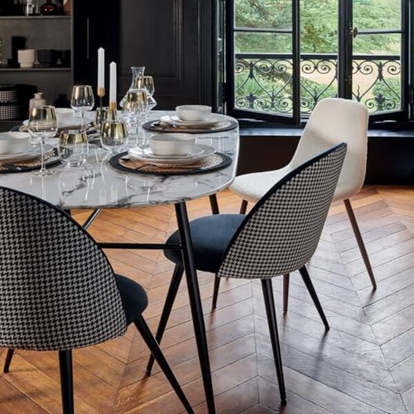 Découvrez notre test complet de la table Roxas Atmosphera : design marbrée, qualité et confort pour vos repas en famille ou entre amis. 